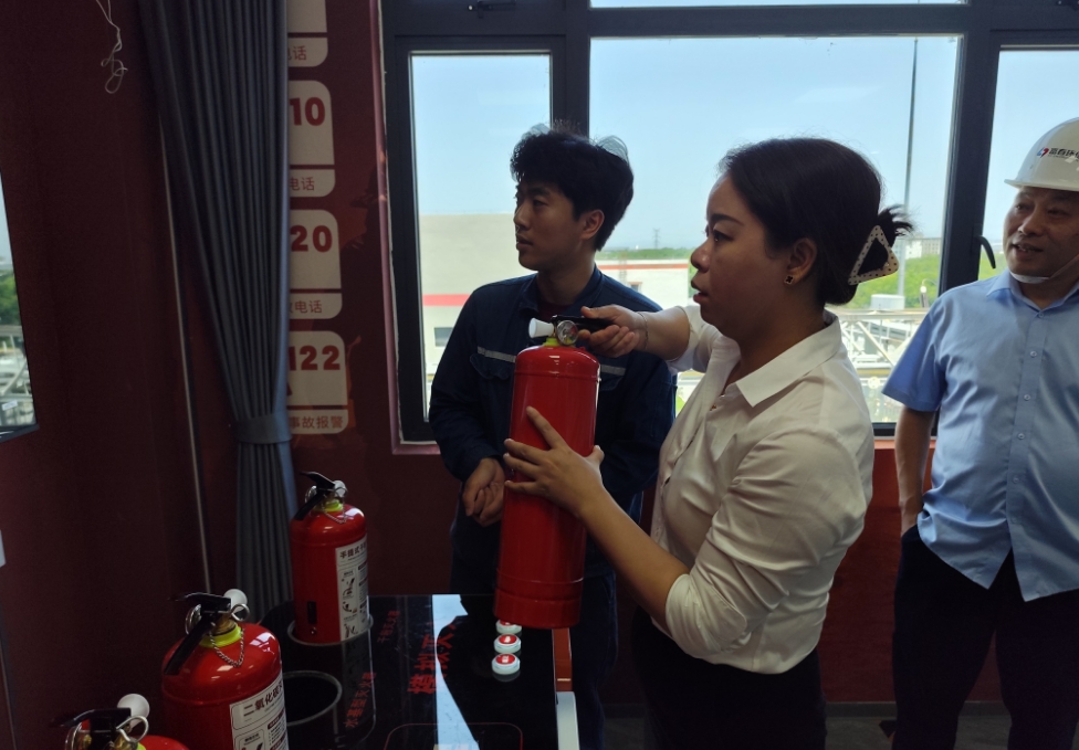 97���ʻ�����ί�����һ�и�������Դ���ϲ�����չ�徲ר����